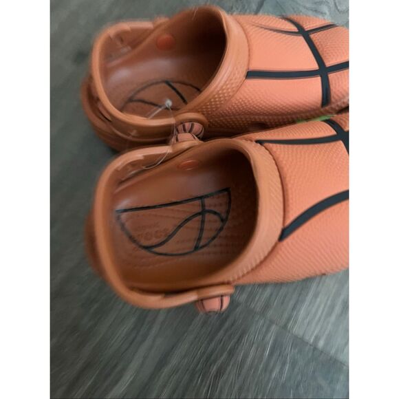 Crocs Classic Basketball Clog Unisex Kids Sandals - Picture 5 of 5